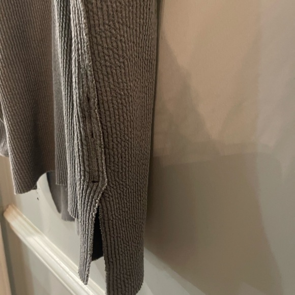 Aerie Sweater/ Sweatshirt Ribbed Raw Hem Side Slit Smoke Grey XS Oversized - Picture 8 of 9